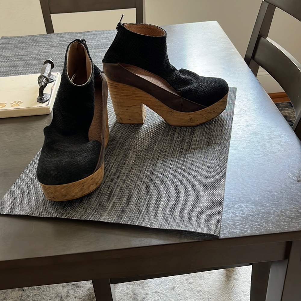 Free people clogs